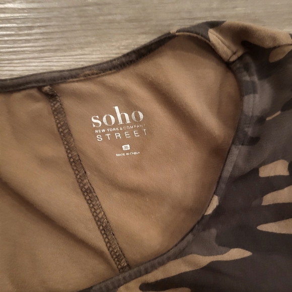 New York & Company Street Soho Women's 3/4 sleeves midi bodycorn camo dress - Picture 2 of 14